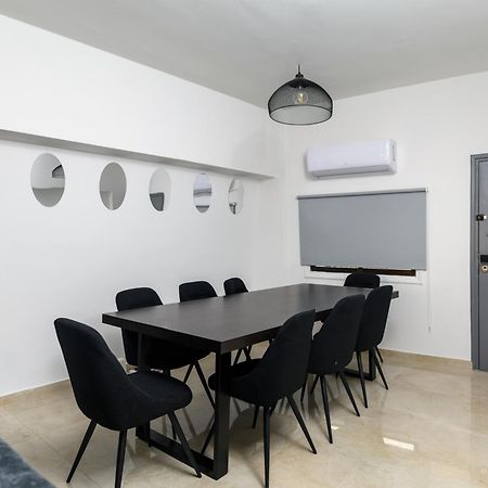 Ollies 3 Bedroom Apartment Lárnaka Kültér fotó